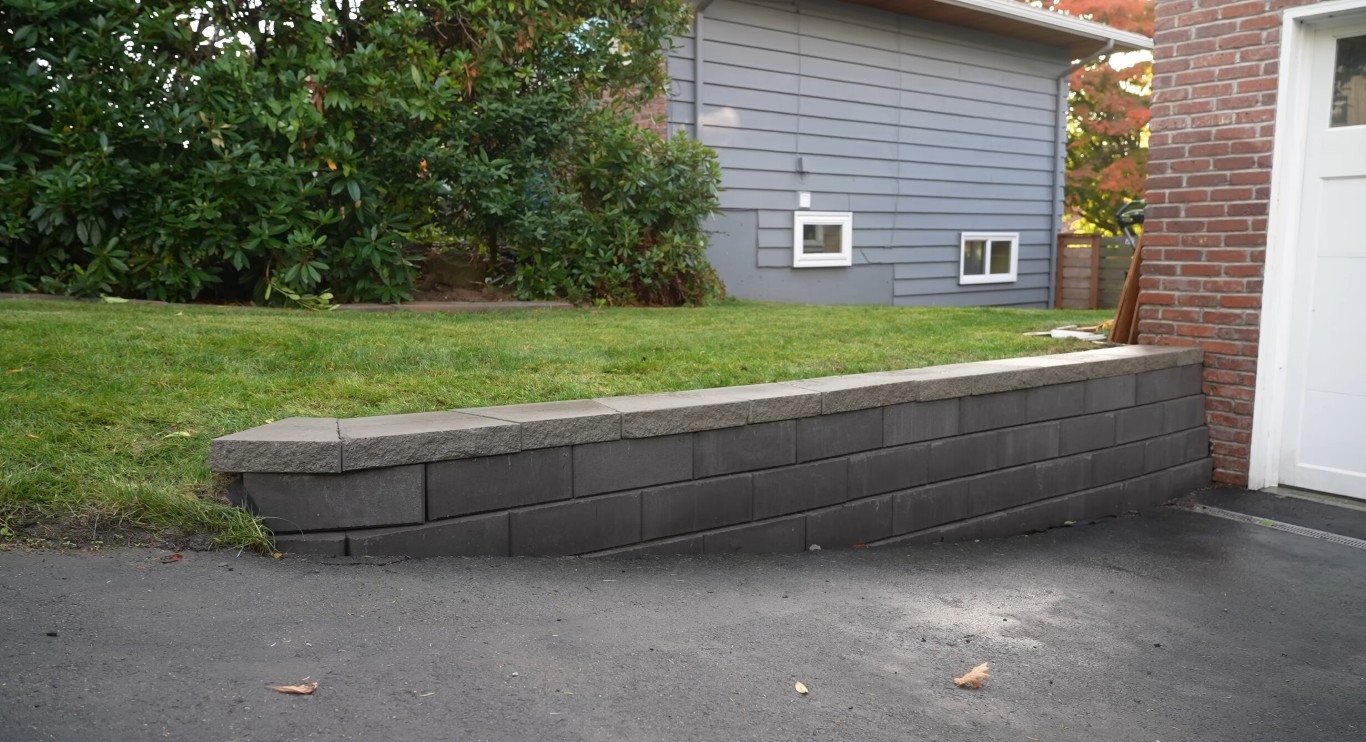 Custom retaining wall design and installation in Ontario, CA